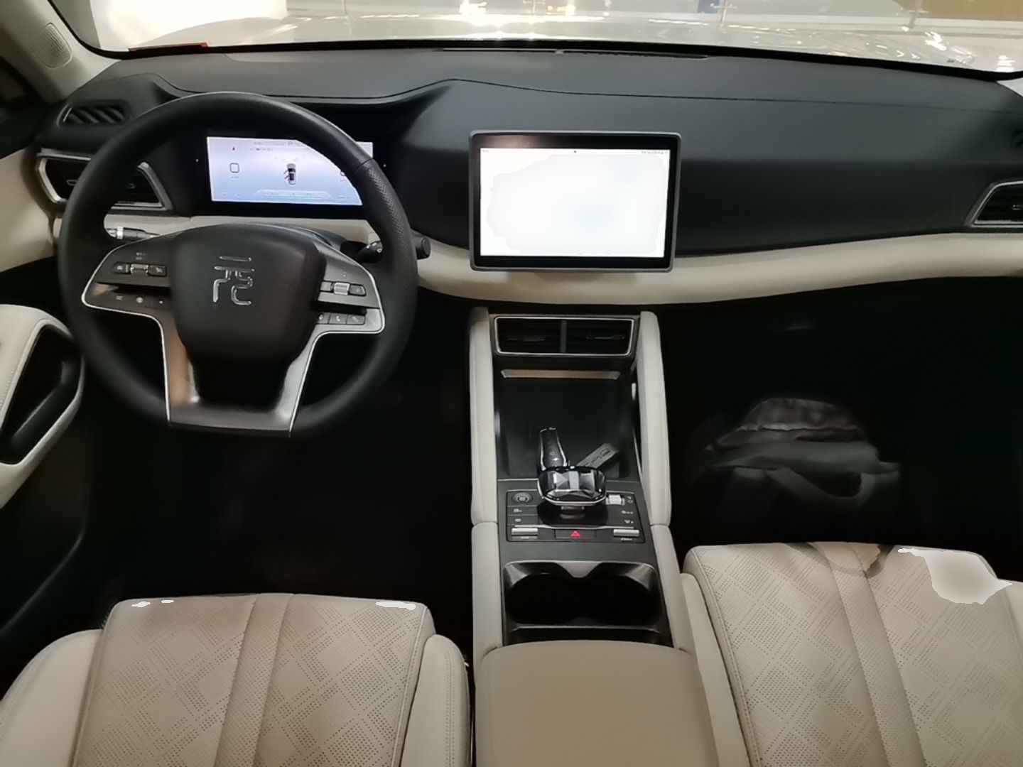 BYD Yuan UP 2024 401 km Active Version — снимка 12
