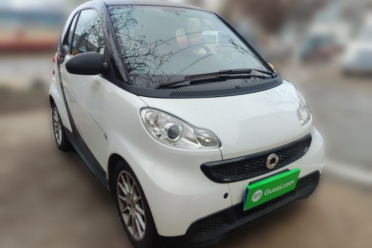 Used smart fortwo 2012 1.0 MHD Hardtop Standard Edition Front Right 45 Deg