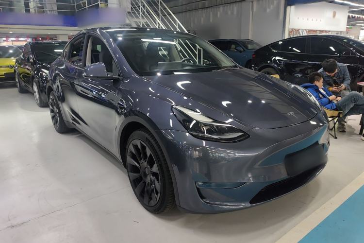 Used Tesla Model Y 2022 Long-Range All-Wheel-Drive Version

