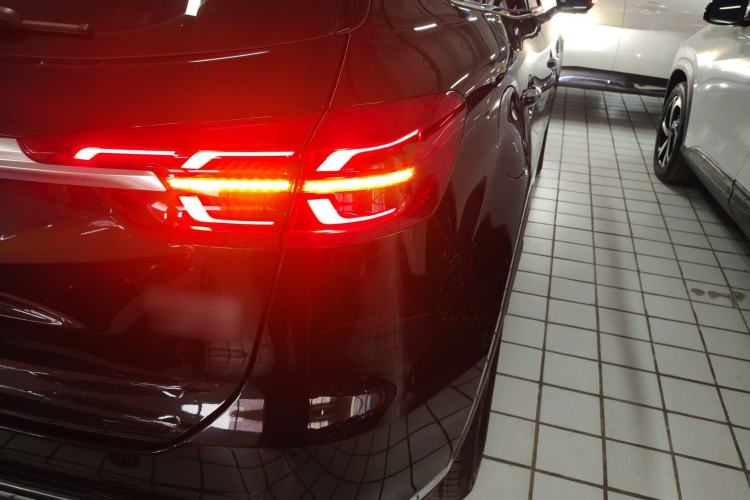 Used Hongqi HS5 2022 Revised Version 2.0T Smart Connect Flagship Edition