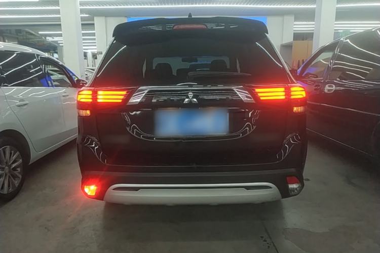 Used Mitsubishi Outlander 2019 2.0L Two-Wheel Drive Comfort Edition 5 Seats China V Standard Rear