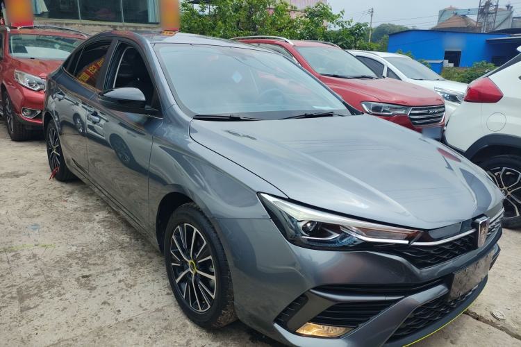 Used Roewe i5 2021 1.5L Manual Diamond Edition Front Right 45 Deg