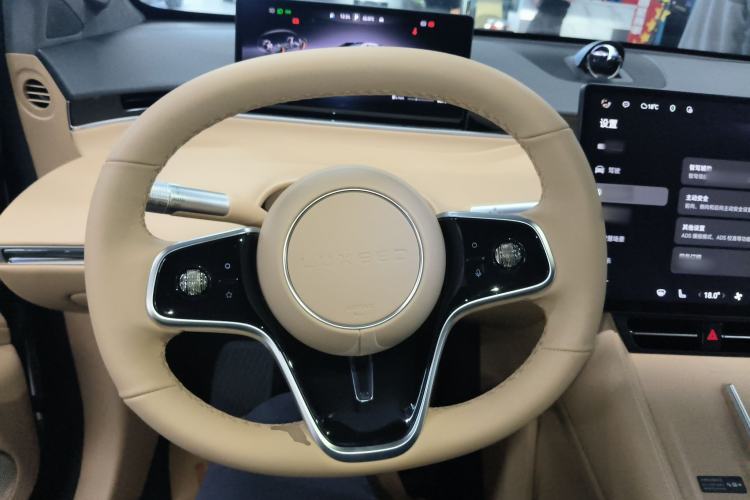 Used Hima Luxeed R7 2025 Extended-Range 331km Ultra Steering Wheel