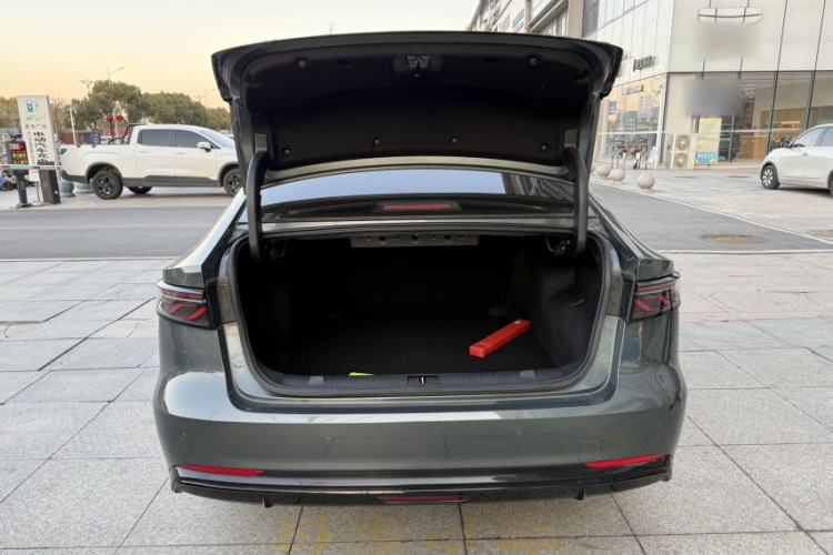 Used Chery Fengyun A8L 2025 1.5 TGDI 145 km Luxury Version Interior 8