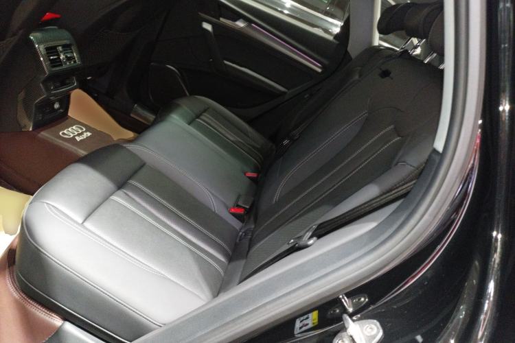 Used Audi Q5L 2022 40T Fashionable and Dynamic Model
