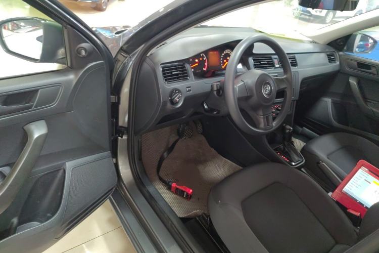 Used Volkswagen Santana 2013 1.6L Automatic Fashion Edition Driver Seat