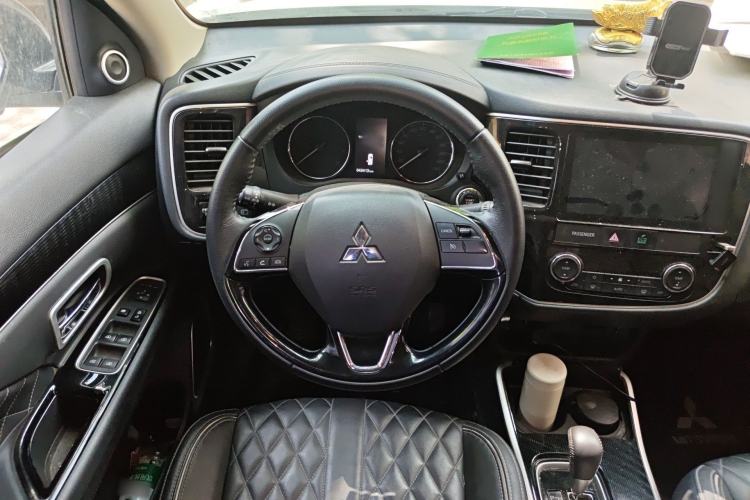 Used Mitsubishi Outlander 2021 2.0L Two-Wheel Drive Comfort Edition 7 Seats