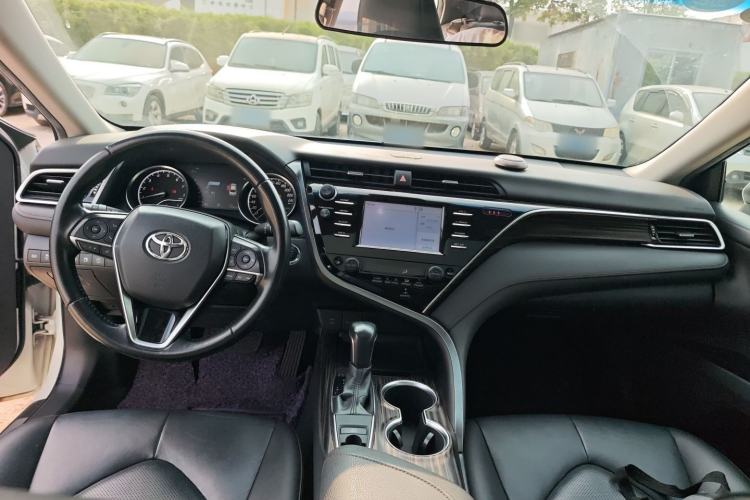 Used Toyota Camry 2018 2.0G Luxury Edition
