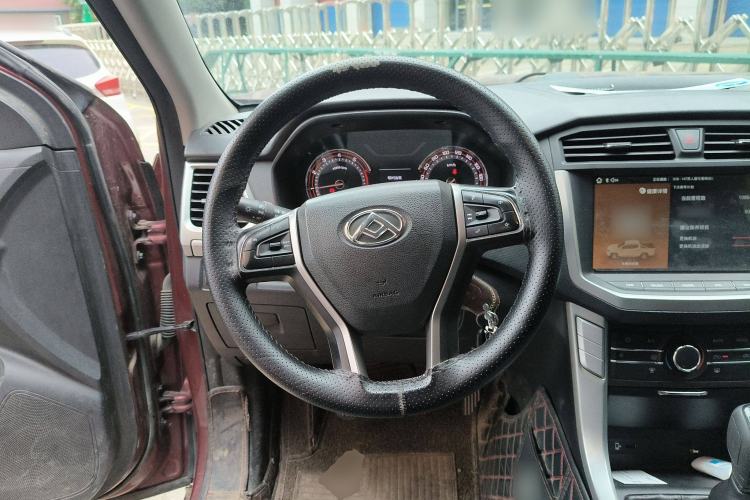 Used SAIC MAXUS T60 2017 2.4L Gasoline Manual Transmission Two-Wheel Drive High Ground Clearance Comfort Edition Standard Cabin
