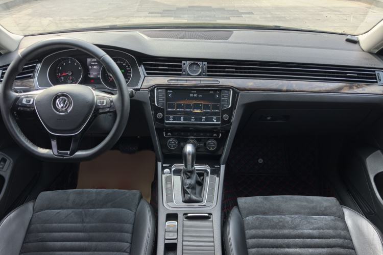 Used Volkswagen Magotan 2017 330TSI DSG Luxury Model