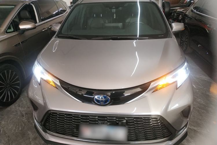 Used Toyota Granvia 2023 2.5L Hybrid Prestige VIP Edition
