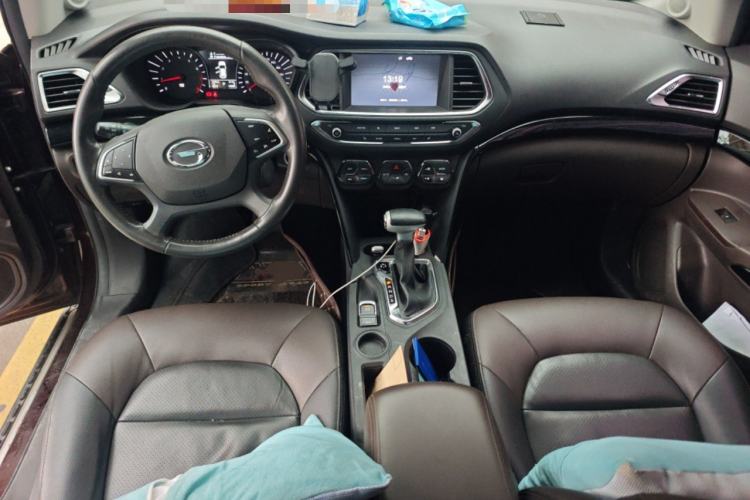 Used GAC Trumpchi GS4 2017 235T Automatic Two-Wheel Drive Luxury Smart Connectivity Version Center Console