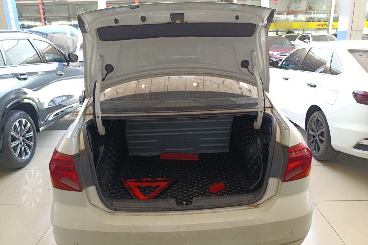 Used Volkswagen Jetta 2017 1.4L Manual Fashion Edition