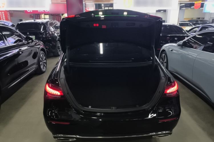 Used Mercedes-Benz E-Class New Energy 2022 Restyled E 350 e L Plug-in Hybrid Sports Sedan Trunk