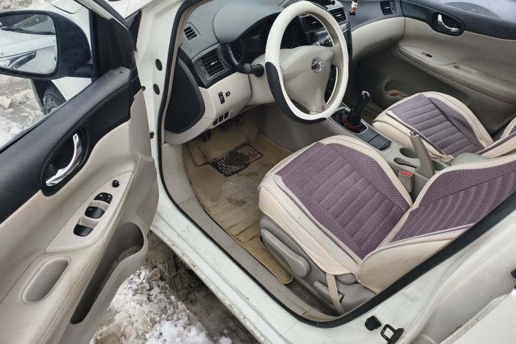 Used Nissan Tiida 2011 1.6L Manual Comfort Edition