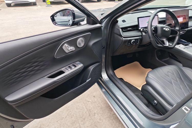 Used Chery Fengyun A8L 2025 1.5 TGDI 145 km Luxury Version Driver Seat