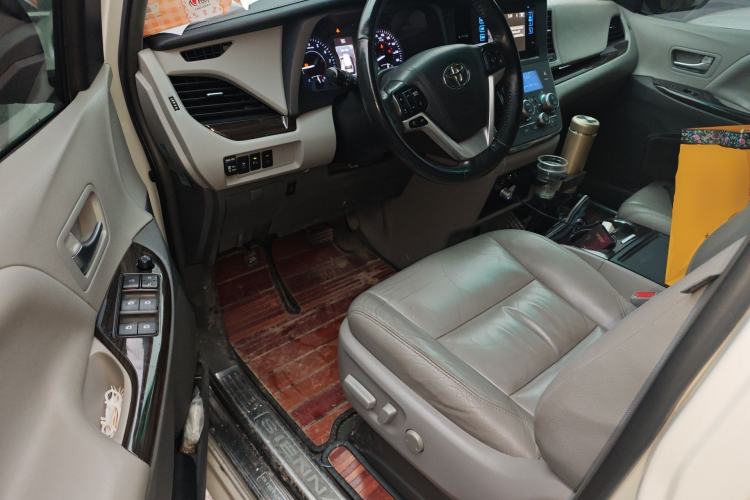 Used Toyota SIENNA  Driver Seat
