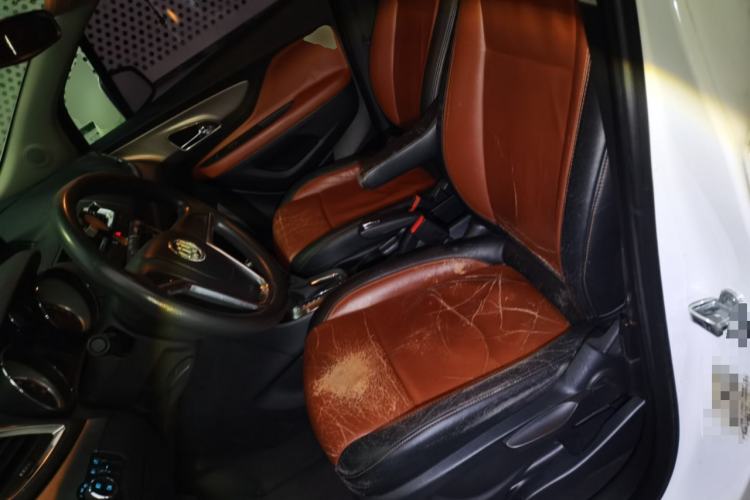 Used Buick Encore 2015 1.4T Automatic Two-Wheel Drive Urban Elite Version Left Front Seat