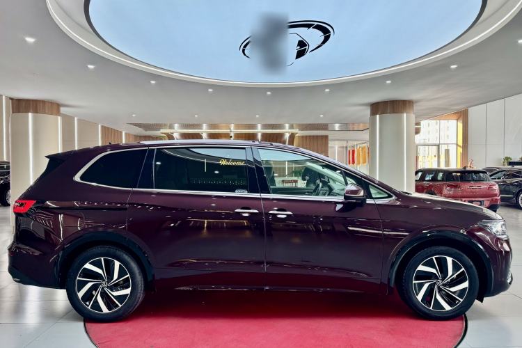 Used Volkswagen Viloran 2022 330TSI Luxury Edition Exterior 4