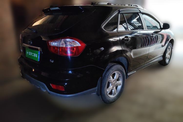 Used BYD S6 2014 2.0L Manual Luxury 5-Seater
