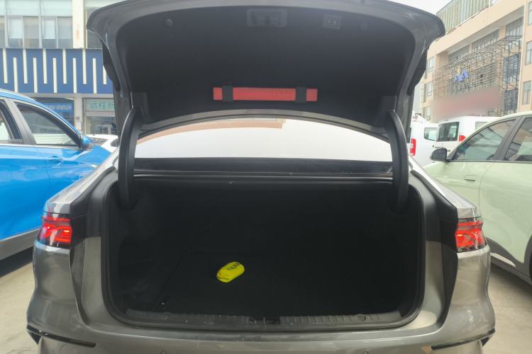 Used BYD Han 2023 DM-i Champion Edition 121KM Prestige Model
