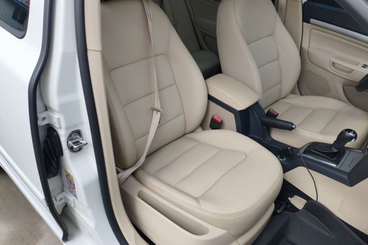 Used Skoda Octavia 2015 Classic Model 1.6L Automatic Yijie Version
