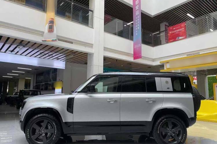 Used Land Rover Defender 2022 110 P400 Dark Edition
