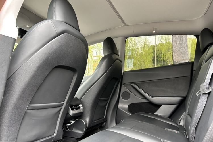 Used Tesla Model Y 2023 Long-Range All-Wheel-Drive Version