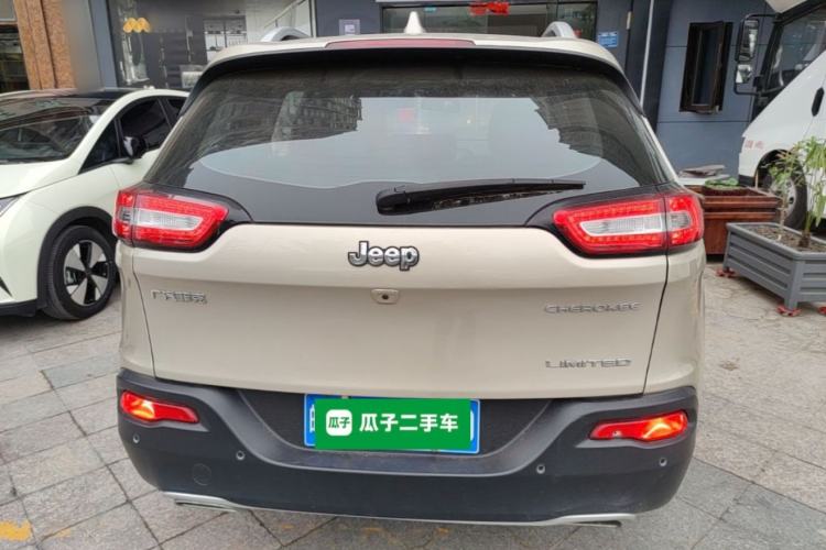 Used Jeep Cherokee 2017 2.4L Leading Edition
