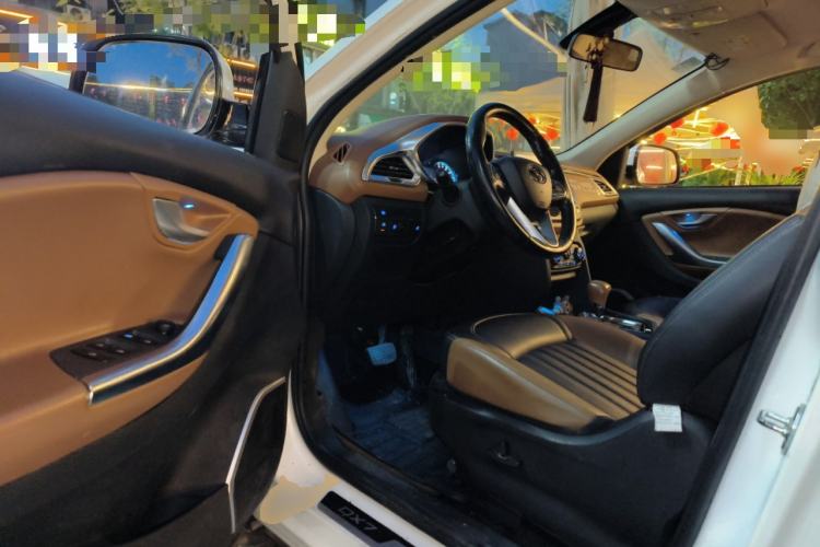 Used Soueast DX7 2015 1.5T Automatic Luxury Model
