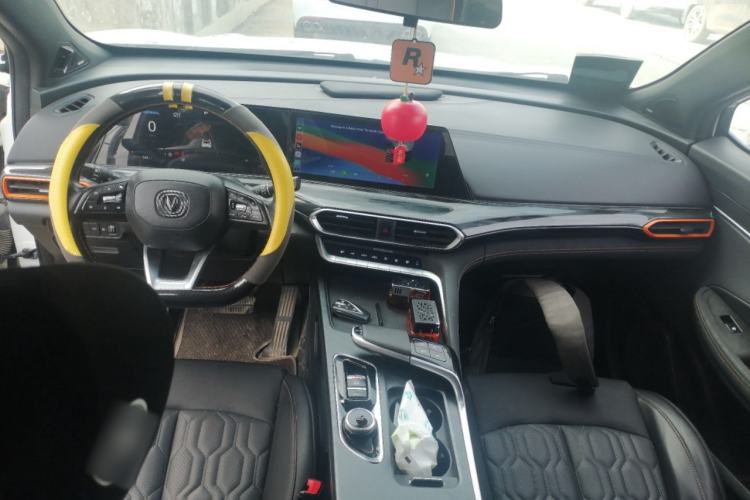 Used CHANGAN UNI-T 2022 1.5T Flagship Edition Center Console