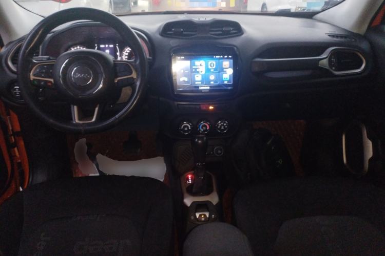 Used Jeep Renegade 2017 180T Automatic High-Energy Version Center Console