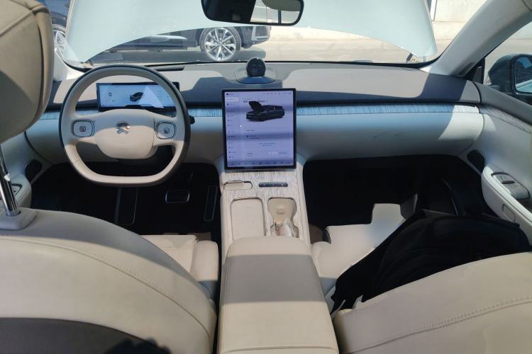 Used Nio ET7 2022 100kWh First Edition Center Console