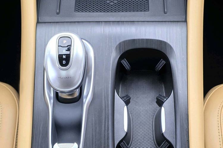 Used VOYAH Dream 2024 PHEV Extended-Range Premium Edition Gear Lever