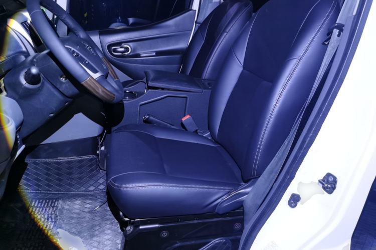 Used Nissan NV200 2011 1.6L 223 Seats Deluxe Version Left Front Seat