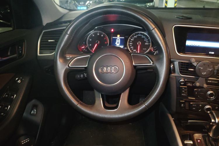 Used Audi Q5 2017 Plus 40 TFSI Ambition Model
