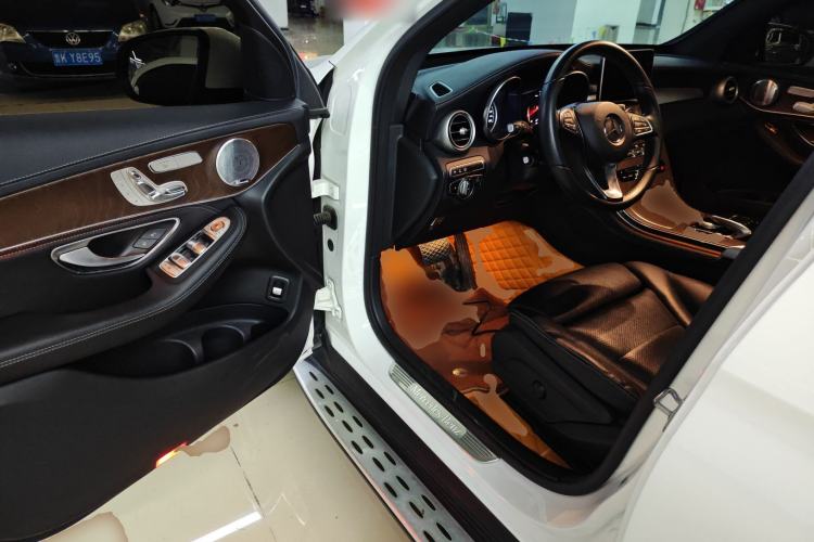 Used Mercedes-Benz GLC 2019 Refreshed GLC 300 L 4MATIC Dynamic Edition
