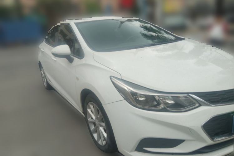 Used Chevrolet Cruze 2017 1.5L Manual Pioneer Edition Front Right 45 Deg