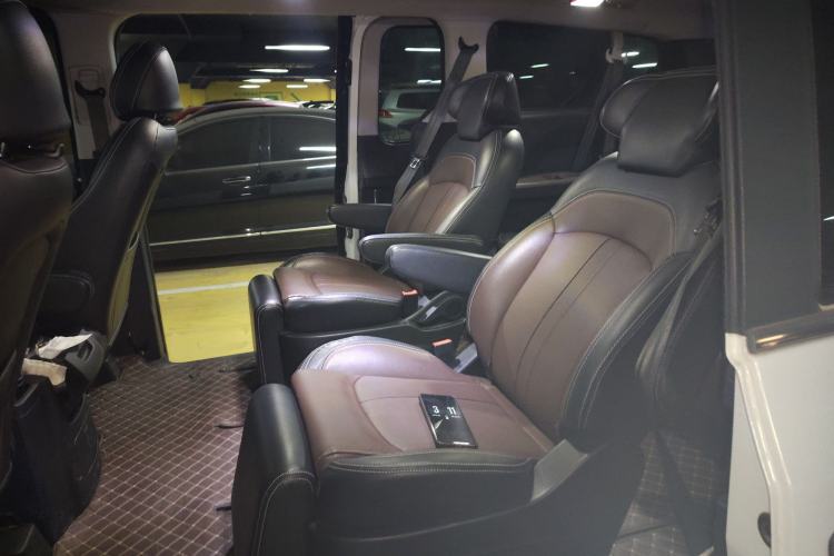 Used SAIC MAXUS G10 2016 2.0T Automatic Luxury Executive Edition Left Rear Seat