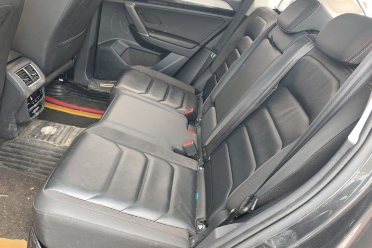 Used Volkswagen Tayron 2021 280TSI Two-Wheel Drive Luxury Smart Connectivity Version Left Rear Seat