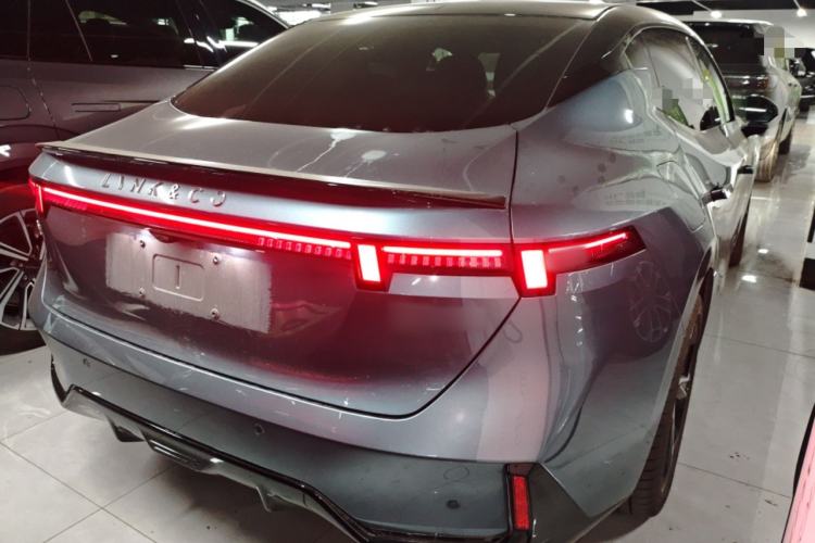 Used Lynk & Co 07 2024 EM-P 126 Long-Range Ultra Rear Right 45 Deg