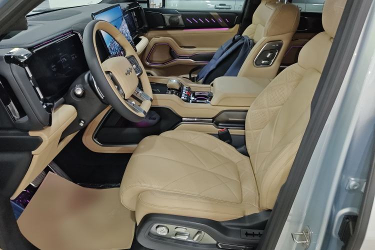 Used Formula Leopard Leopard 8 2025 Smart & Brave Flagship Edition 7 Seats