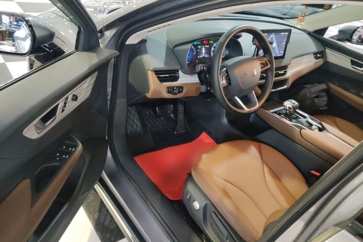 Used Hongqi E-QM5 2024 610 km PLUS
