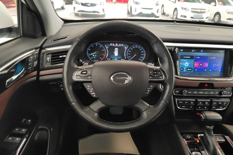 Used GAC Trumpchi GS8 2017 320T Two-Wheel Drive Luxury Smart Connectivity Version (7 Seats)
