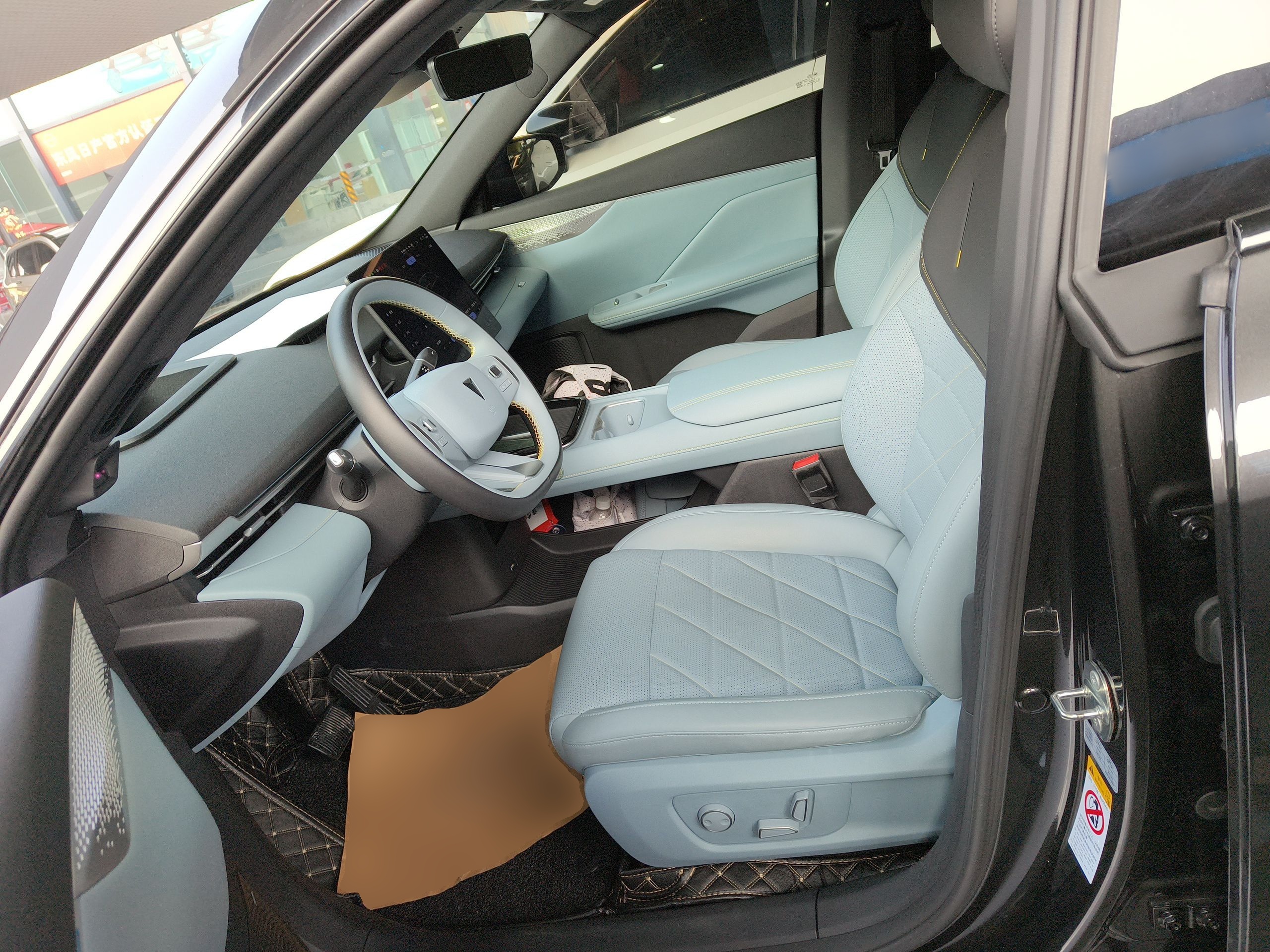 Переднее сиденье в автомобиле