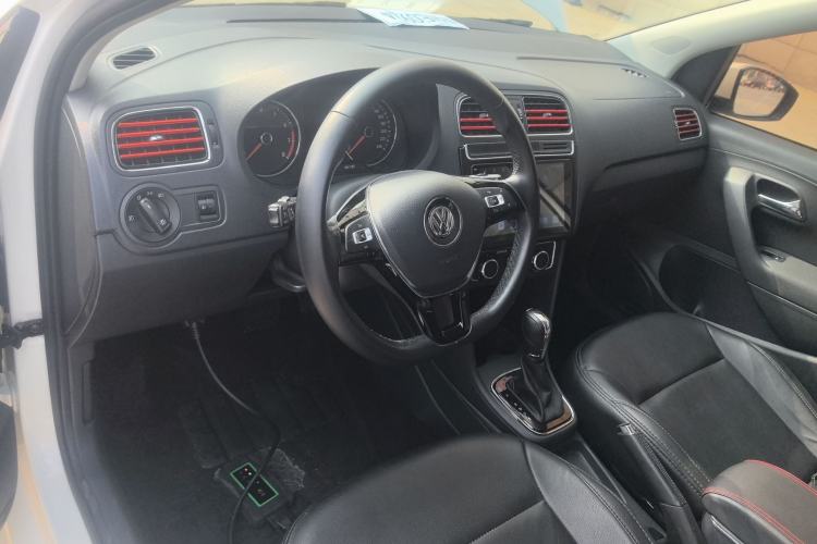 Used Volkswagen Polo 2016 1.6L Automatic Comfort Model
