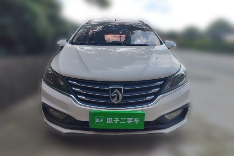 Used Baojun 310W 2017 1.5L Manual Fashion Model China V
