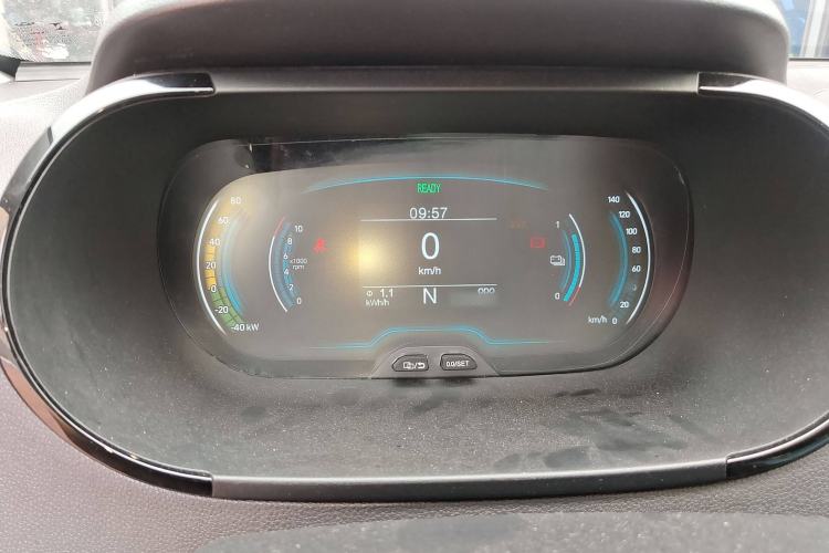 Used Chery New Energy Little Ant 2022 Restyled Version Sweet Pink Edition Half-Sugar Version 30.6 kWh 30 kW 301 km