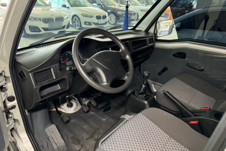 Used Wuling Zhiguang 2023 1.5L Practical Version 5/7 Seats
