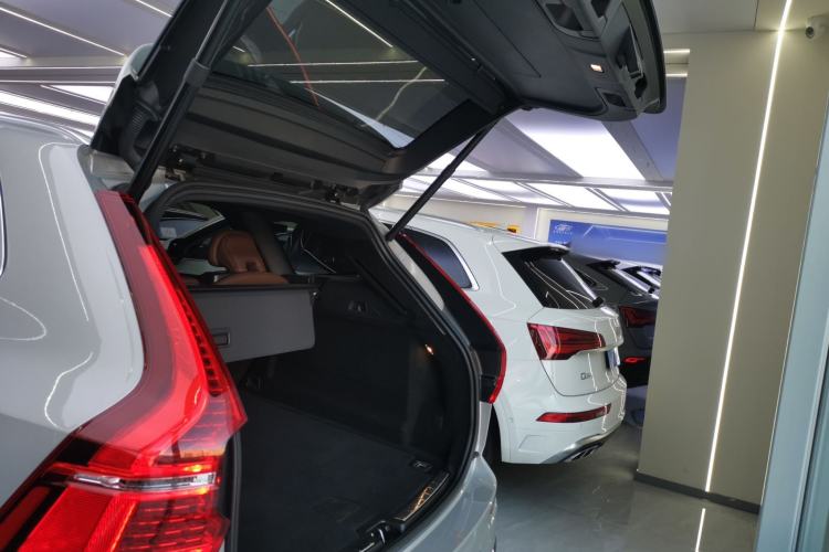 Used Volvo XC60 2025 B5 Four-Wheel Drive Smart & Advanced Luxury Edition
